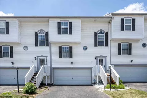 218 Scenic Hill Dr, Carnegie, PA 15106