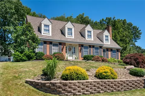 10086 Oakridge Dr, Wexford, PA 15090
