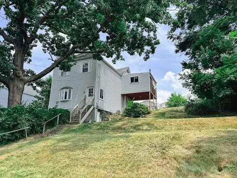 4444 Valley View St, Pittsburgh, PA 15214