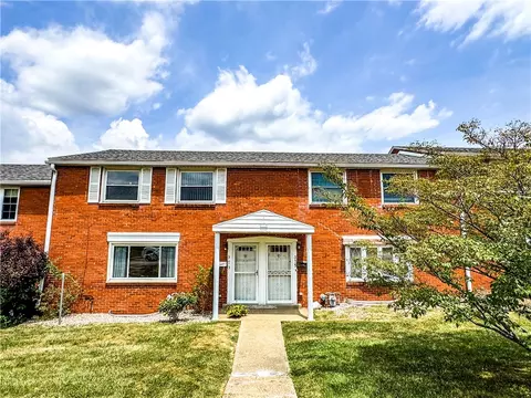 373 Macassar Dr, Pittsburgh, PA 15236