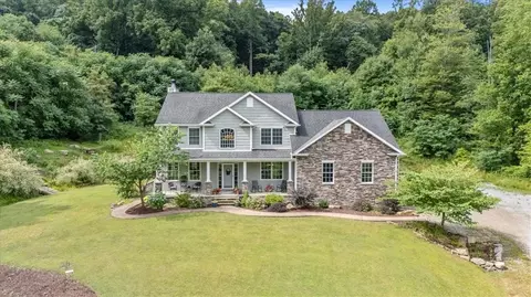 271 Ore Mine Hill Rd, Scottdale, PA 15683