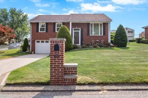 130 Louis Dr, Mckees Rocks, PA 15136