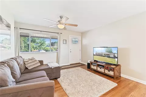 105 Elm Dr, Monaca, PA 15061 photo 8