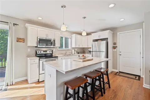 105 Elm Dr, Monaca, PA 15061 photo 10