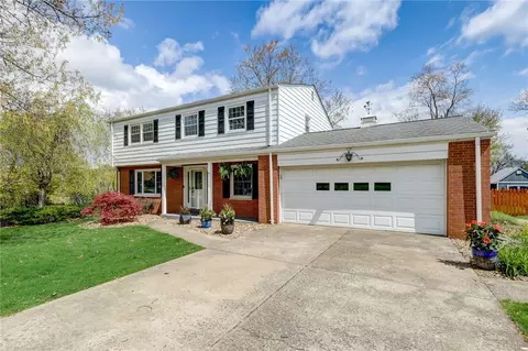 26 Craven Dr, Charleroi, PA 15022