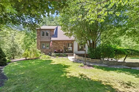 126 Firethorn Rd, Baden, PA 15005