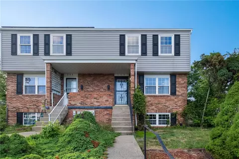 565 Indus St, Pittsburgh, PA 15207