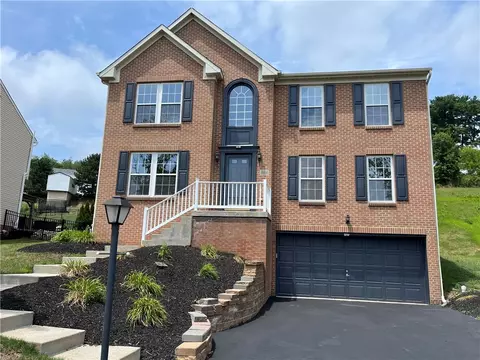 224 Beagle Dr, Moon Twp, PA 15108