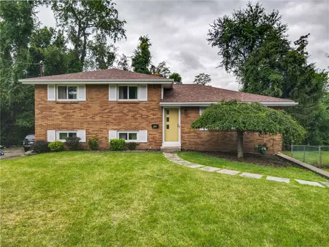 934 Garden City Dr, Monroeville, PA 15146