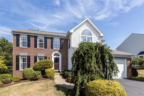 5608 Sunridge Dr, Mcdonald, PA 15057
