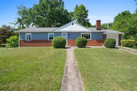 100 Berdine Dr, Sewickley, PA 15143