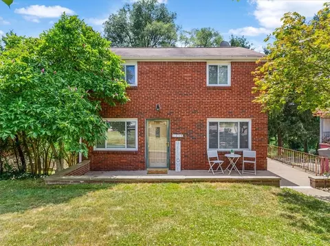 2375 Rose Garden Rd, Pittsburgh, PA 15220