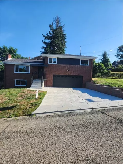 2097 Arnold Acres Dr, Pittsburgh, PA 15205