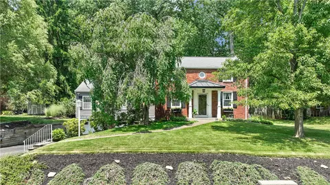 120 Lee Rd, Pittsburgh, PA 15237