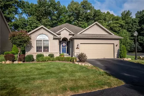 2406 Pebble Creek Ct, Hermitage, PA 16148