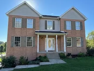 111 Edgewood Dr, New Stanton, PA 15672