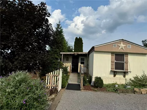 407 Yale Cir, Freedom, PA 15042