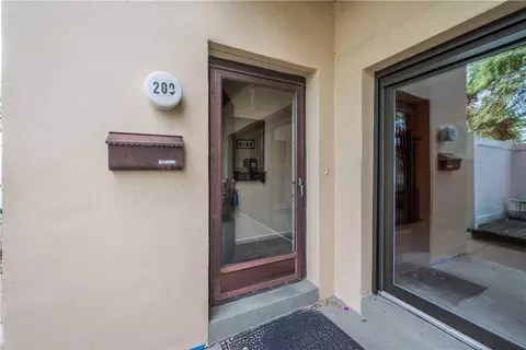 2034 Swallow Hill Rd #200, Pittsburgh, PA 15220
