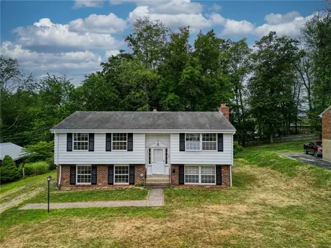 680 Galway Dr, Bethel Park, PA 15102