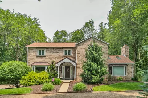 115 Gristmill Ln, Zelienople, PA 16063
