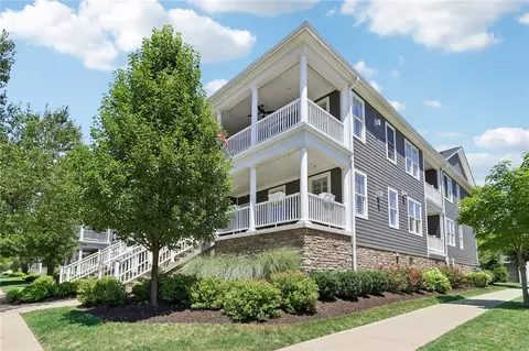 200 3rd St #B, Oakmont, PA 15139