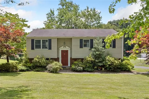 1409 Lexington Dr, New Brighton, PA 15066