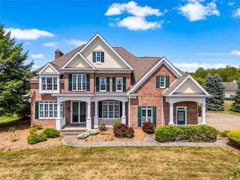 4635 W Smithfield St, Elizabeth, PA 15037