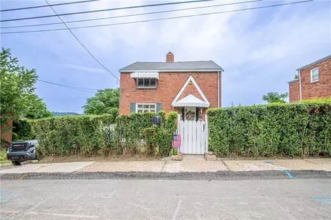 2933 Freeland St, Mckeesport, PA 15132