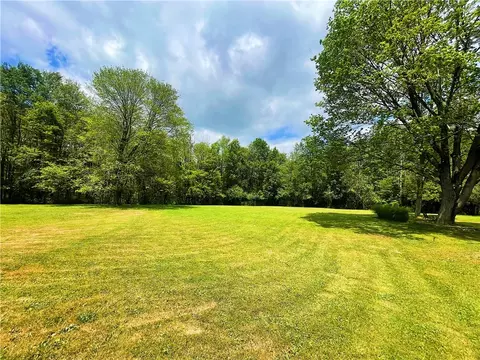 Exterior - 2152 E Mud Pike, Berlin, PA 15530 photo 5 of 10
