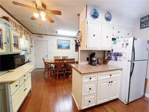 Kitchen - 2152 E Mud Pike, Berlin, PA 15530 photo 4 of 8