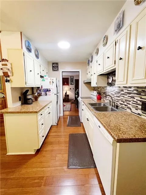 Kitchen - 2152 E Mud Pike, Berlin, PA 15530 photo 5 of 8