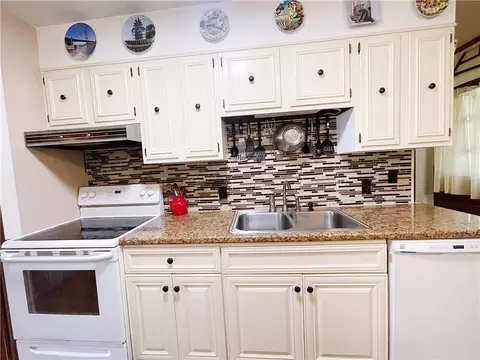 Kitchen - 2152 E Mud Pike, Berlin, PA 15530 photo 6 of 8