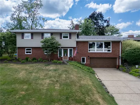 4934 Parkvue Dr, Pittsburgh, PA 15236