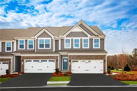 2001 Wellington Ct, Jeannette, PA 15644