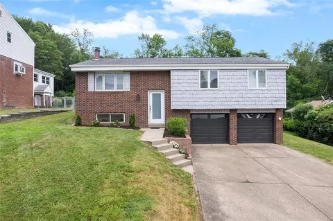 1015 Fiddleback Dr, Mckees Rocks, PA 15136