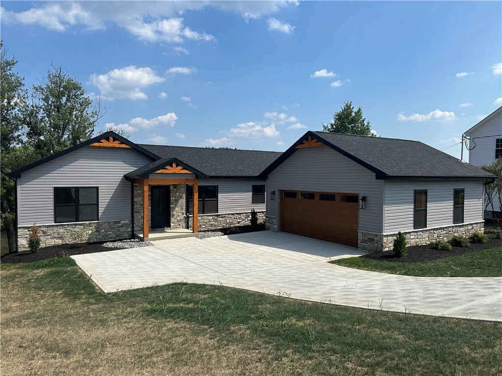 121 Hillview Rd