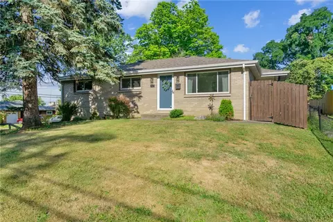 901 Braddock Rd, Pittsburgh, PA 15221