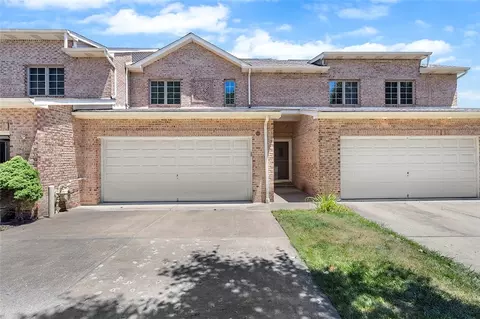 106 Bridgewater Dr, Oakdale, PA 15071