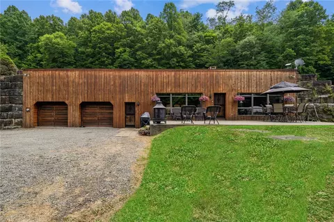 139 Liberty Dr, Bolivar, PA 15923