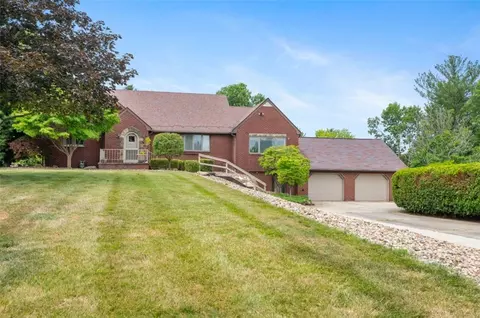 119 Ridgeview Dr, Aliquippa, PA 15001