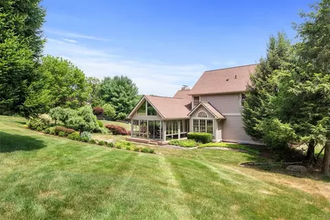 514 Lockesley Ct, Eighty Four, PA 15330 photo 32