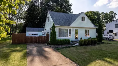 184 Rexford Dr, Hermitage, PA 16148