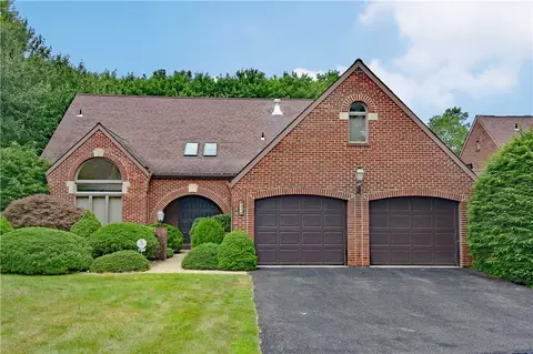 4219 Dom Perignon Ct, Allison Park, PA 15101