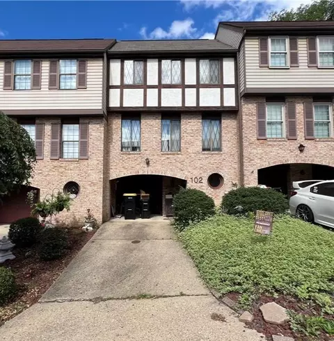 102 Sonnybrook Ct, Bethel Park, PA 15102