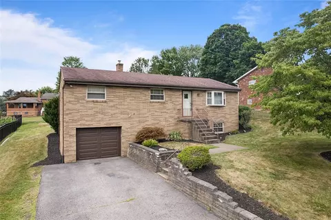 28 Frances Dr, Coraopolis, PA 15108