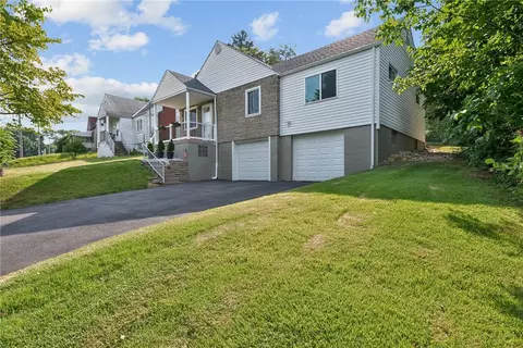 Exterior - 227 Maple Dr, Monroeville, PA 15146 photo 3 of 9