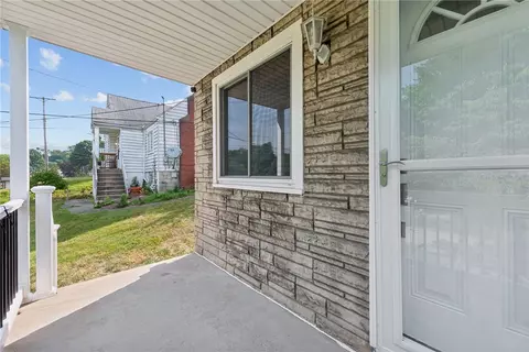 Exterior - 227 Maple Dr, Monroeville, PA 15146 photo 5 of 9
