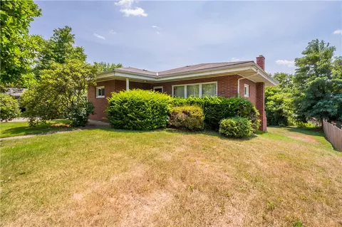 348 Hart Dr, Crescent, PA 15046