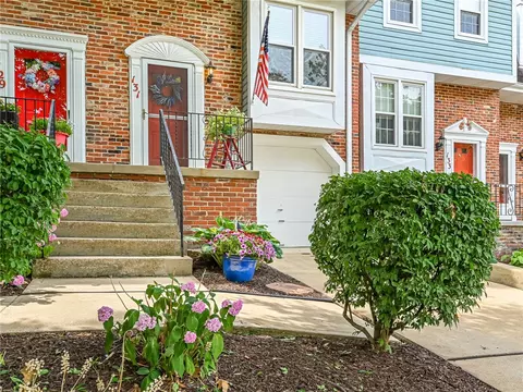 131 Spruce Ct, Pittsburgh, PA 15229