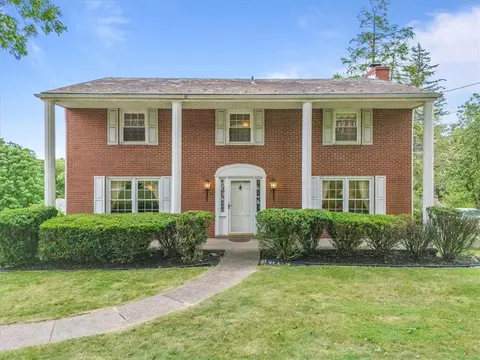 156 Warwick Dr, Pittsburgh, PA 15241